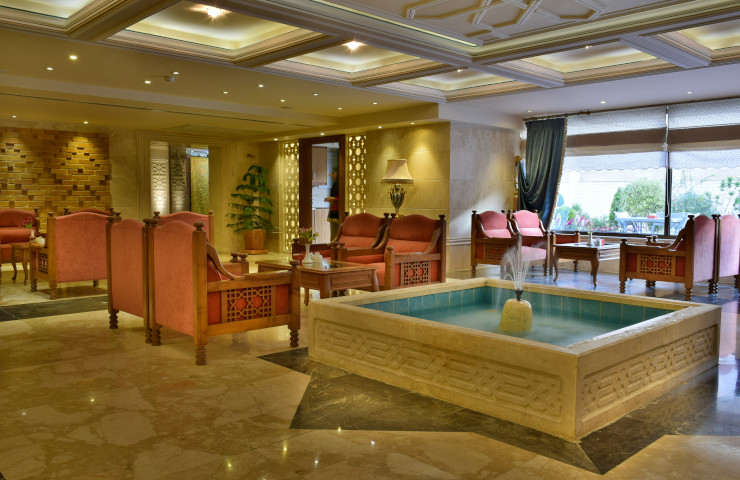 لابی لانژ هتل زندیه شیراز